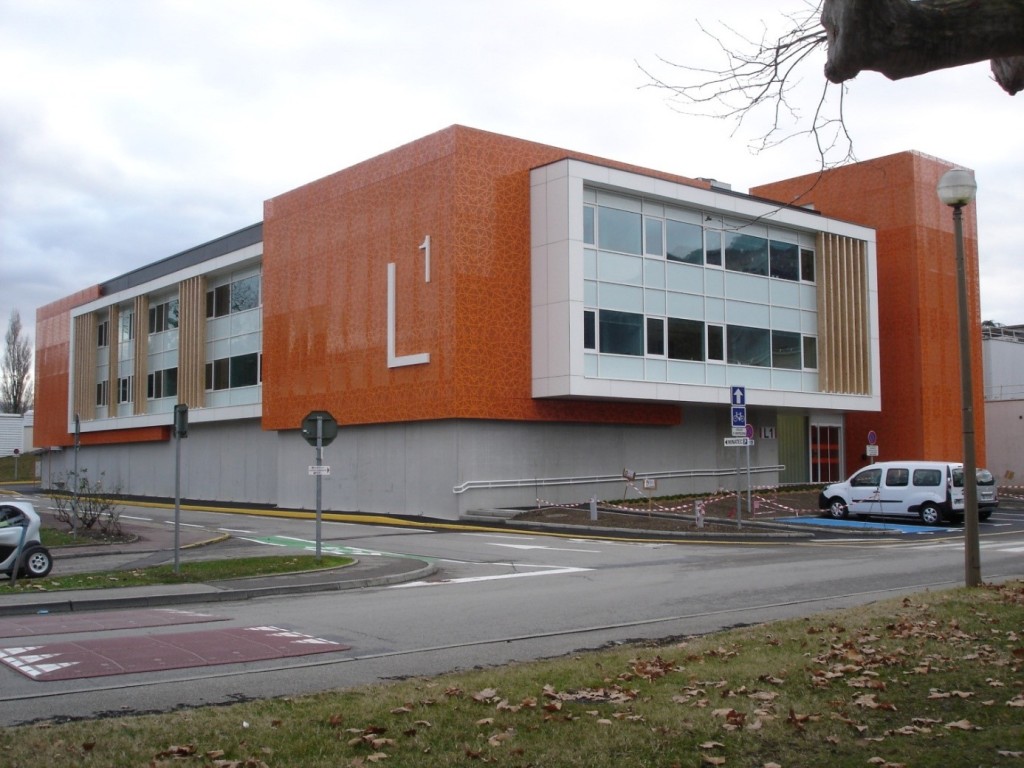 Le bâtiment L1 accessible au CEA Grenoble