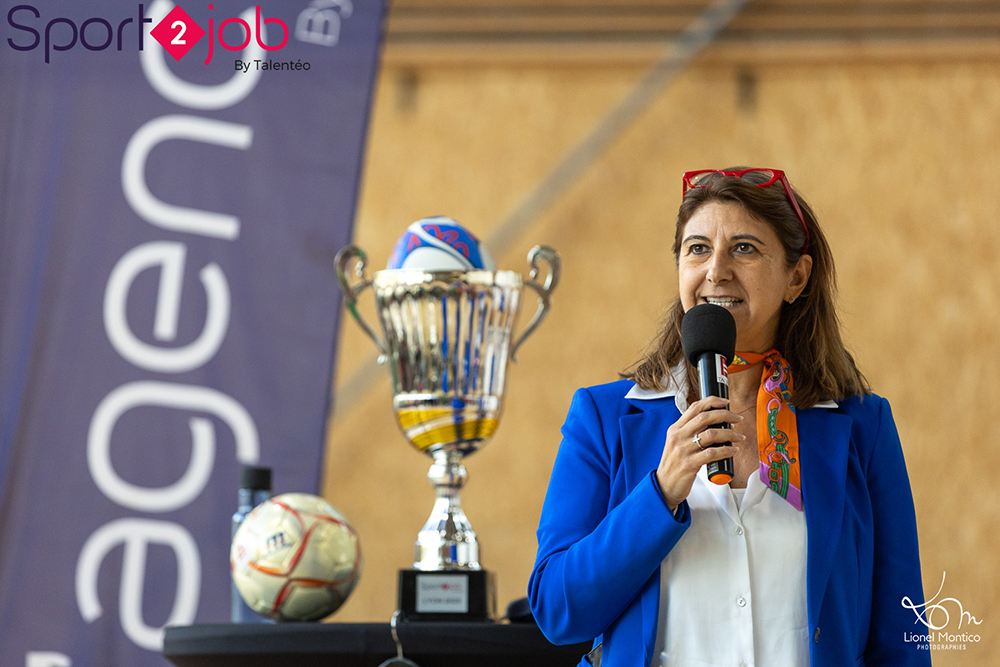 sandrine Chaix lors du discours d'introduction